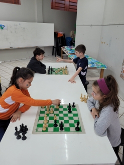 Gustavo Dam - Treinamentos e Palestras de Estratgia e Inovao - Onde tem uma escolinha de xadrez em xanxer